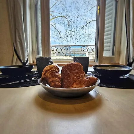 Quai 75 - 5 Etoiles - Vue Vienne